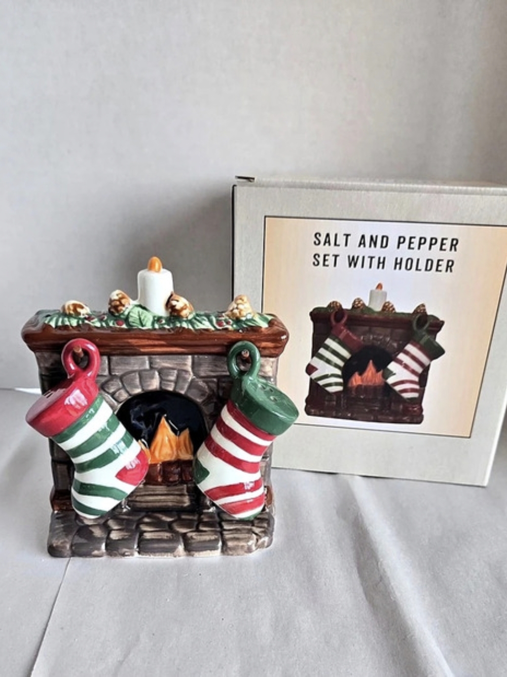 Cracker Barrel Stockings On Fireplace Christmas Salt & Pepper Shaker Set